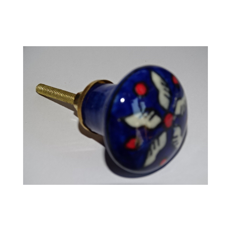bouton en forme de poire outremer et fleur blanche