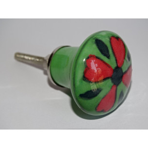Botón en forma de pera verde y flor roja