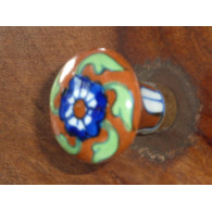butons peer brown flower dark-blue