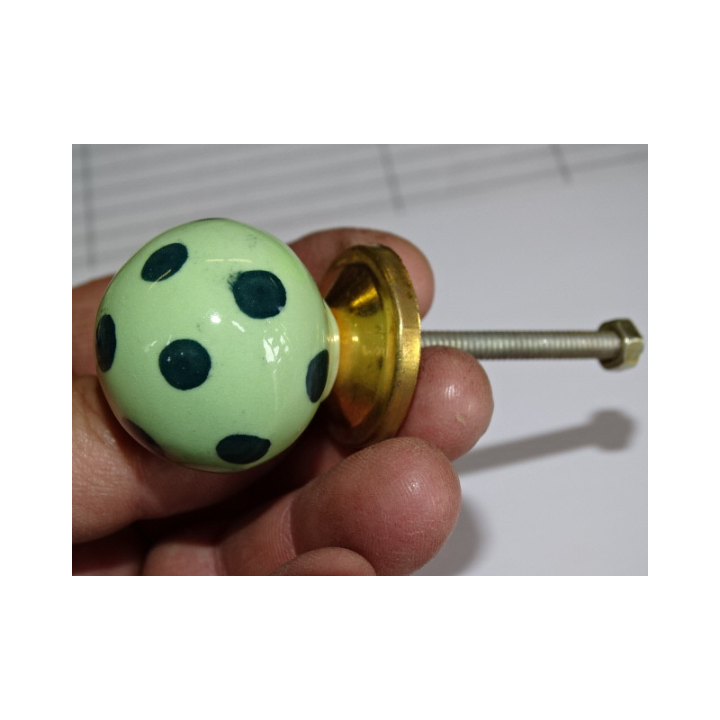 verde chiaro con verde passo sfera pulsante scuro
