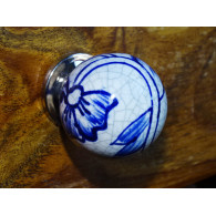 Handle ball dark blue cracked effect.