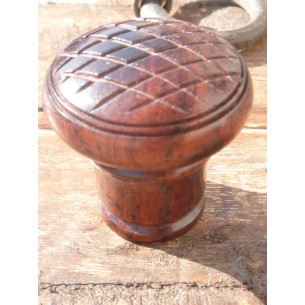 butons in wood damier