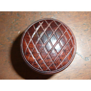butons in wood damier 2