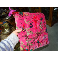 Samt-Stuhlkissen 38x38 cm mit Paradiesvögeln – Fuchsia