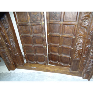 Puertas antiguas decoradas con dintel tallado 142x18x224 cm 2