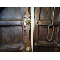 Old doors decorated with a carved lintel 142x18x224 cm