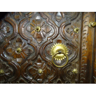 Vecchie porte di casa a forma di arco scolpite in 135x255 cm