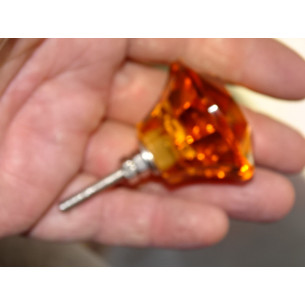 Bottone in vetro a forma di DIAMANTE 45 mm ambra 2