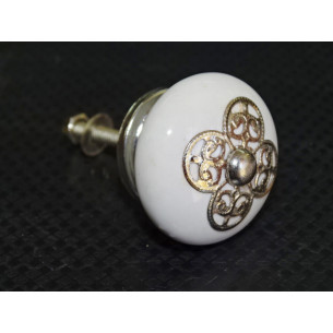 Manija de porcelana blanca con 4 adornos redondos de metal