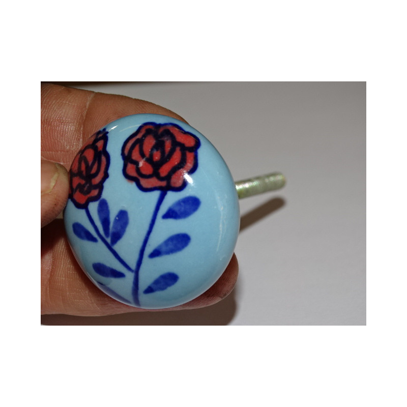 poignée de meuble avec deux roses