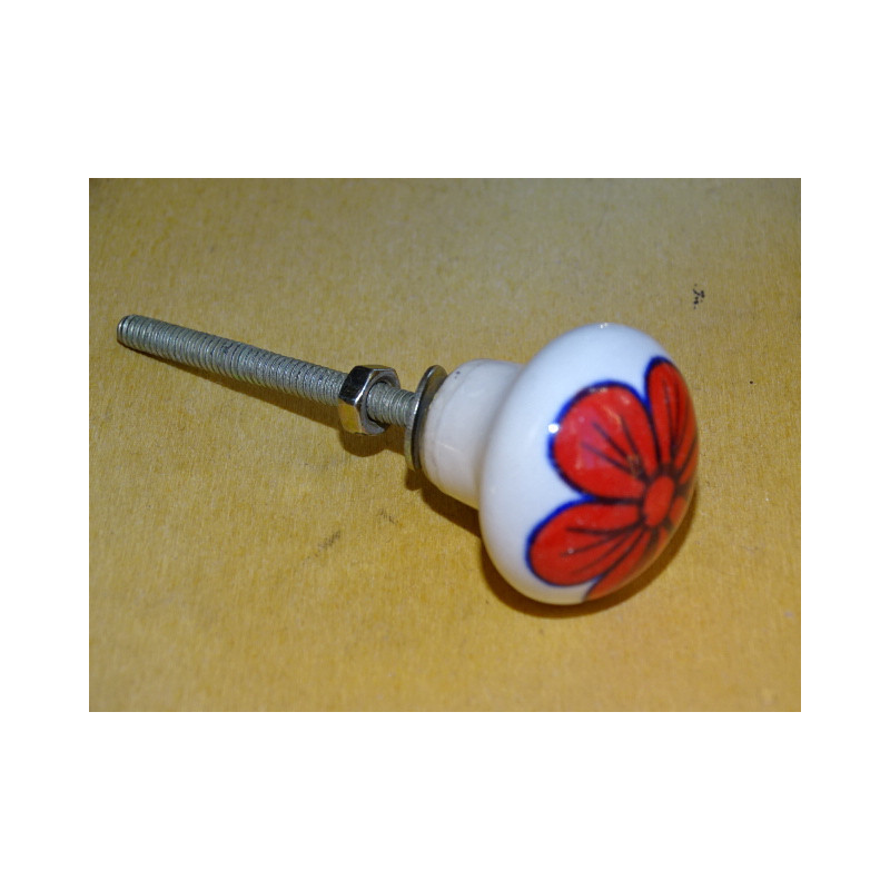 Tirador de pera con flor roja