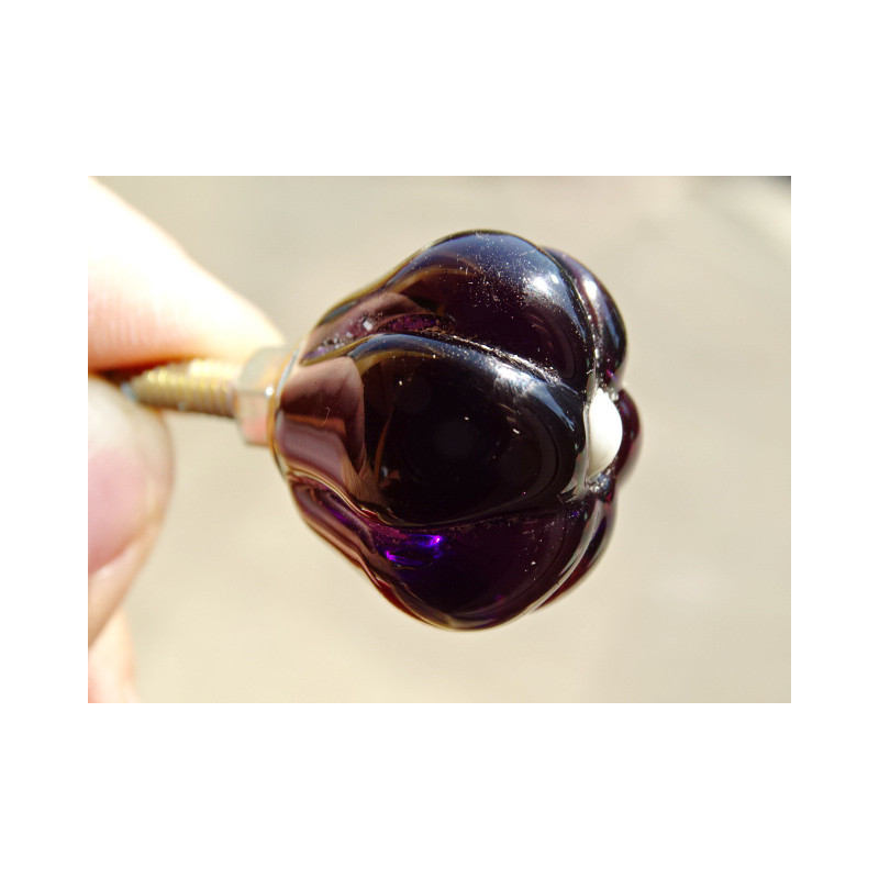 maniglia della mobilia di colore viola trasparente