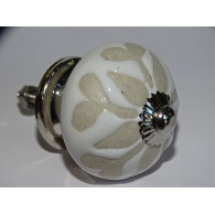 Möbelknöpfe mit sechs Designblumen im Relief - silber