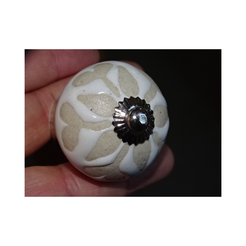 Furniture knobs with six design flowers in...