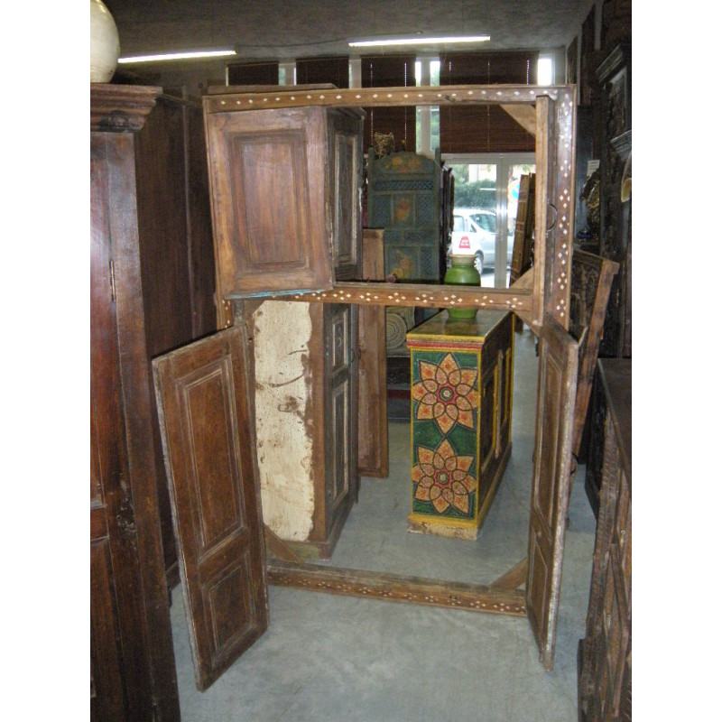 door os closed 2 double doors