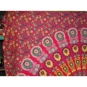 Baumwolle hängend 220 x 200 cm mit rotem Buntglas 2