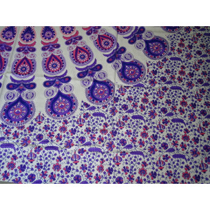 Tenture en coton violette avec un vitrail et un kashmeer 2