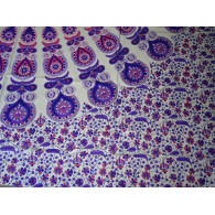Tenture en coton violette avec un vitrail et un kashmeer