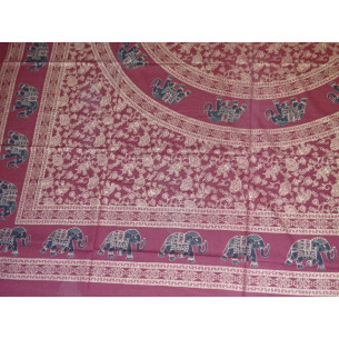 Tenture ou dessus de lit en coton de couleur bordeau avec... 2