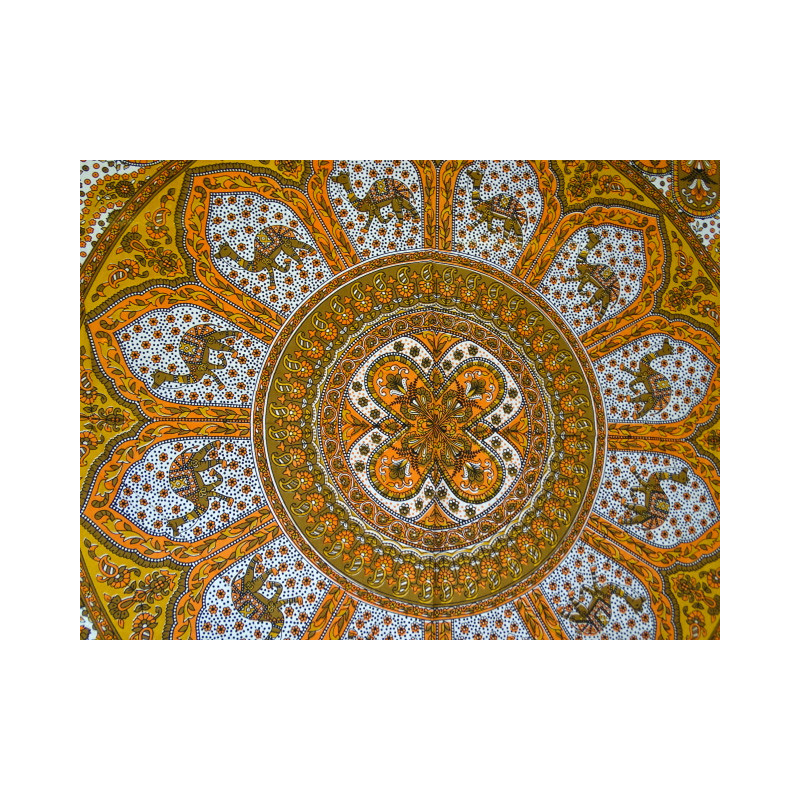 Colgando de naranja y marrón camello mosaico