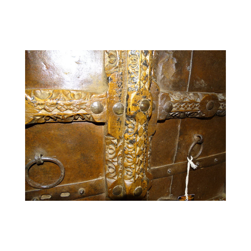 Petite portes ancienne de placard plaquée avec...