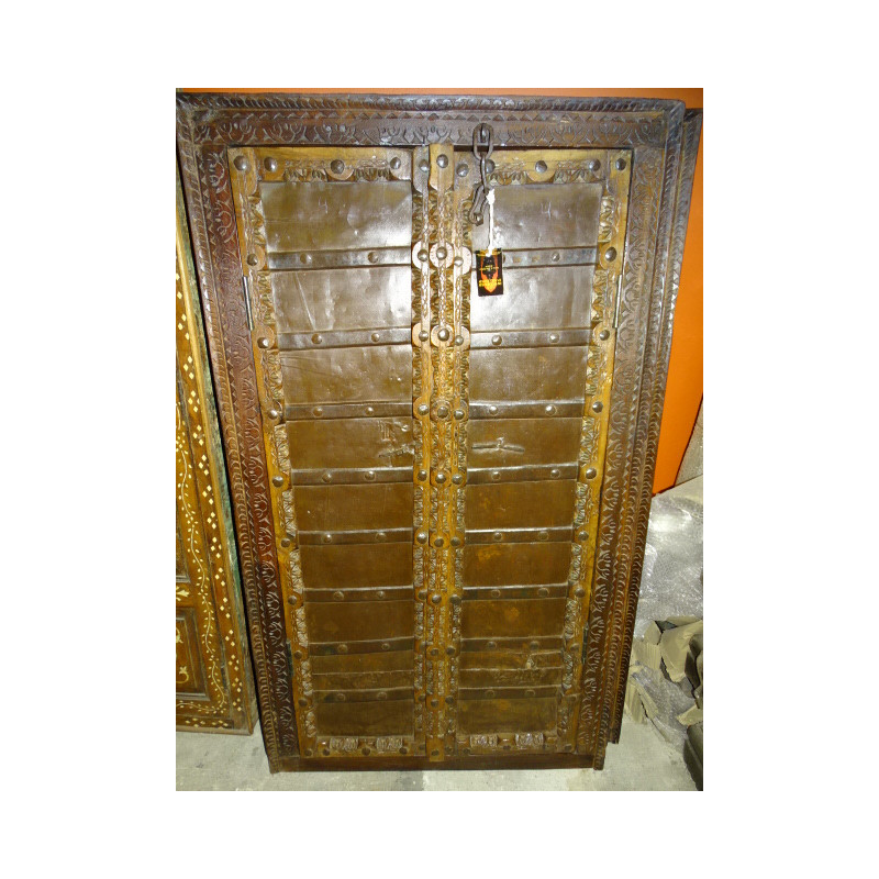 Piccole porte antiche dell'armadio con metallo - 2