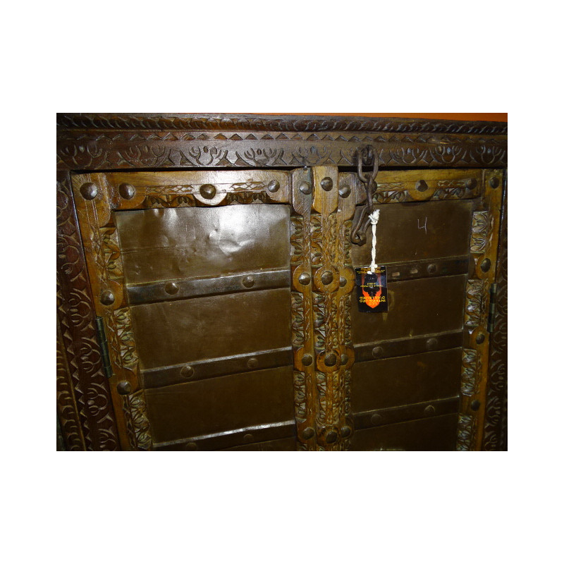Pequeñas puertas de armario antiguas con metal - 2