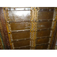 Pequeñas puertas de armario antiguas con metal - 2