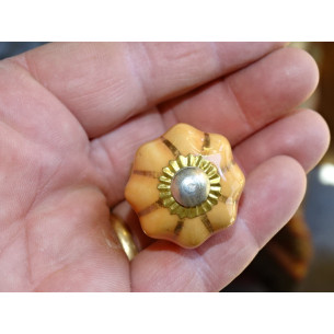 Karamellfarbe  Kürbis kleine Griffe 2