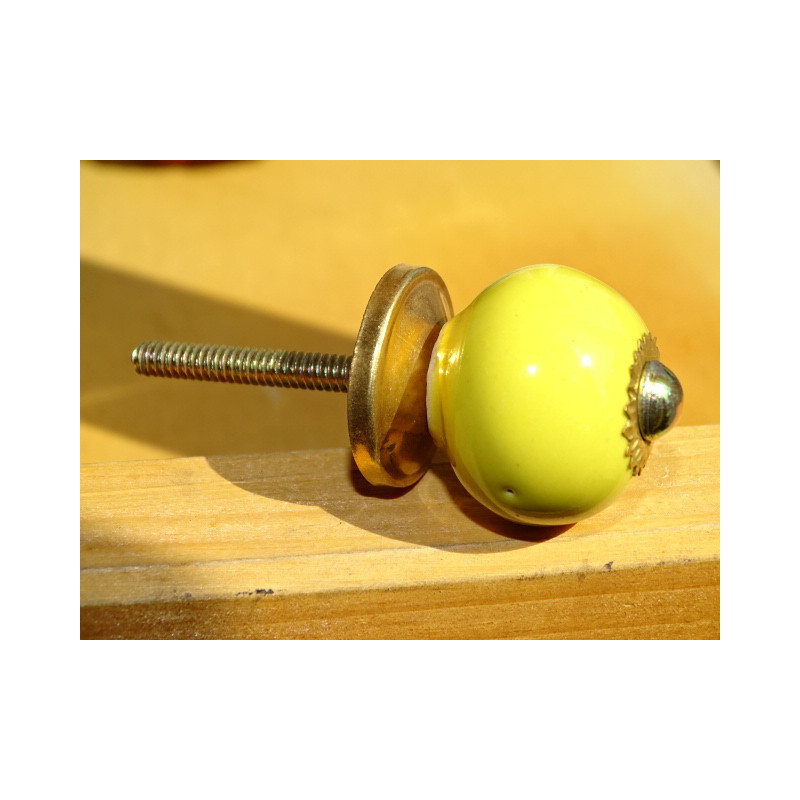 Piccolo maneggiare Giallo