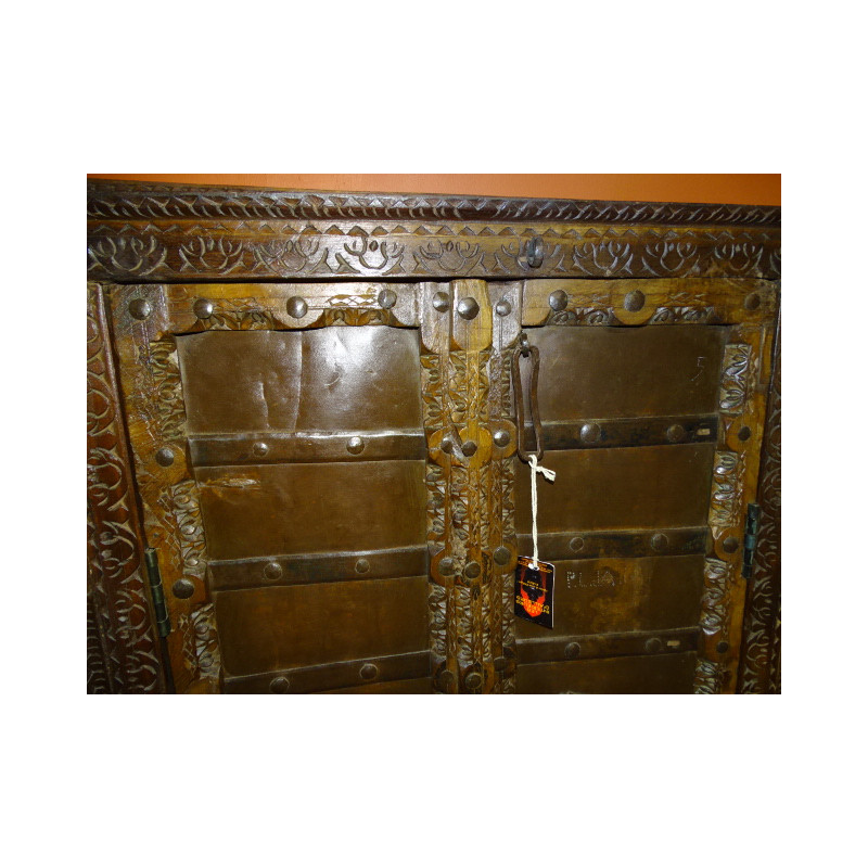 Piccole porte antiche dell'armadio con metallo - 3