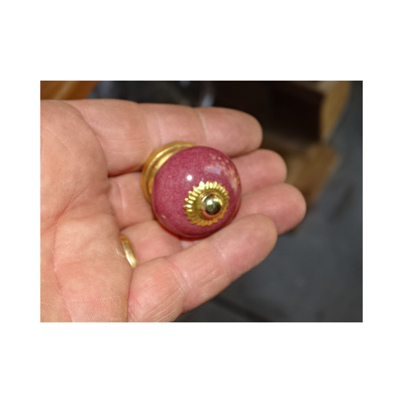 Small handles plume
