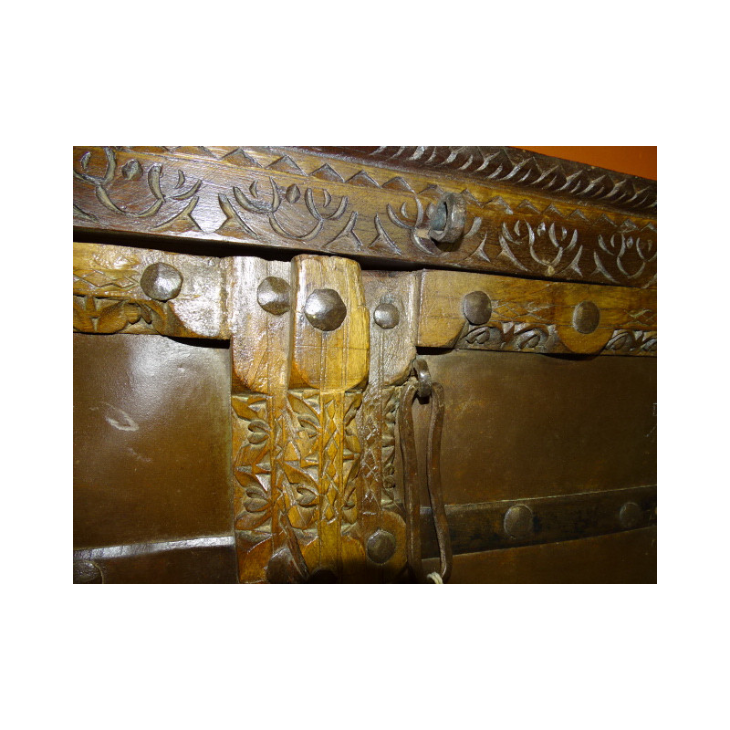 Petite portes ancienne de placard palquée avec...