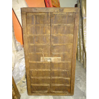 Piccole porte antiche dell'armadio con metallo - 3
