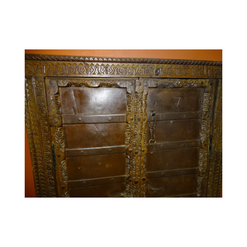 Petite portes ancienne de placard palquée avec...
