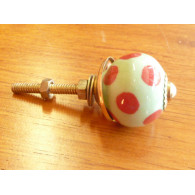 Mini knobs green spring pitch red