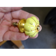 Mini boutons citrouille unis jaune avec trait or - 35 mm
