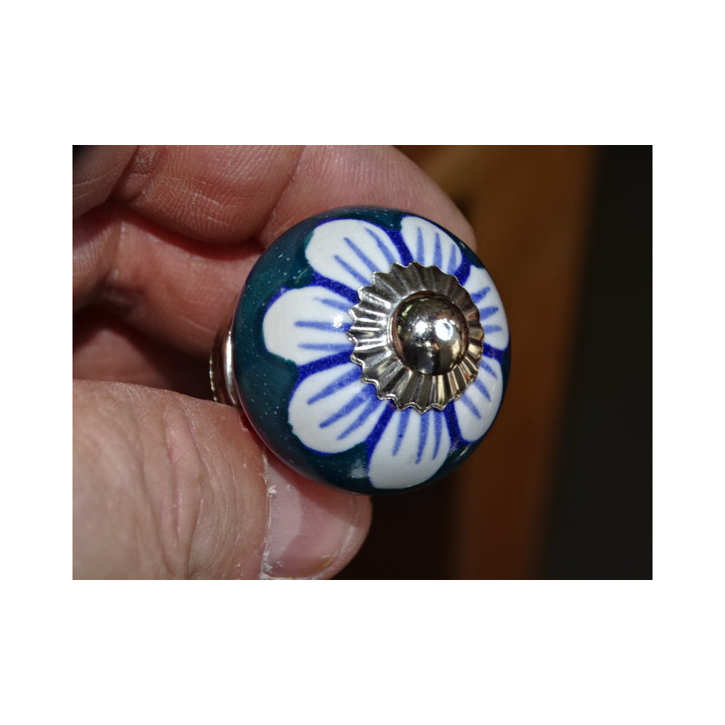 mini buttons in emerald ceramic and white...