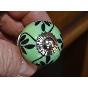 mini buttons in green ceramic and black flower - silver 2