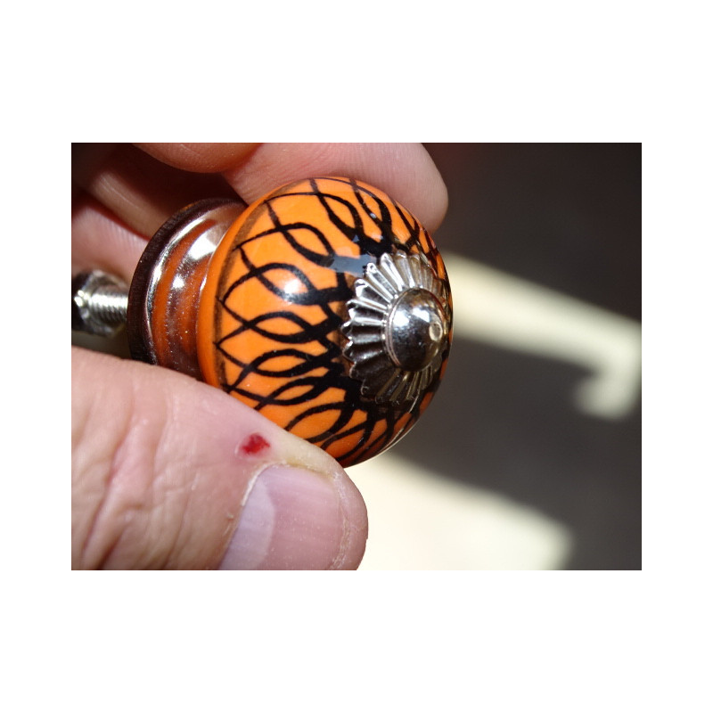 mini boutons en céramique orange et spirale...