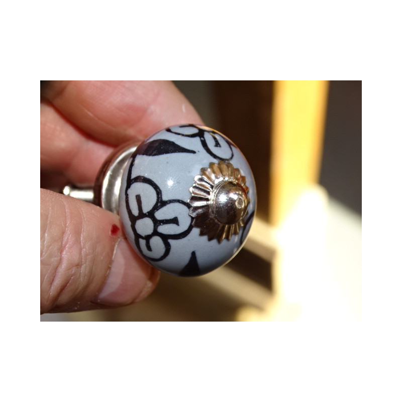 mini gray ceramic buttons and 3 black flowers -...