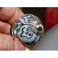 mini gray ceramic buttons and black leaves - silver