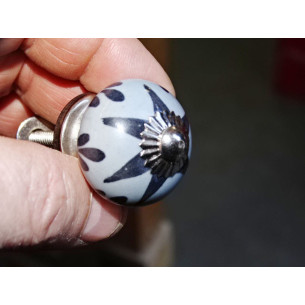 mini boutons en céramique grise et étoiles noires - argenté 2