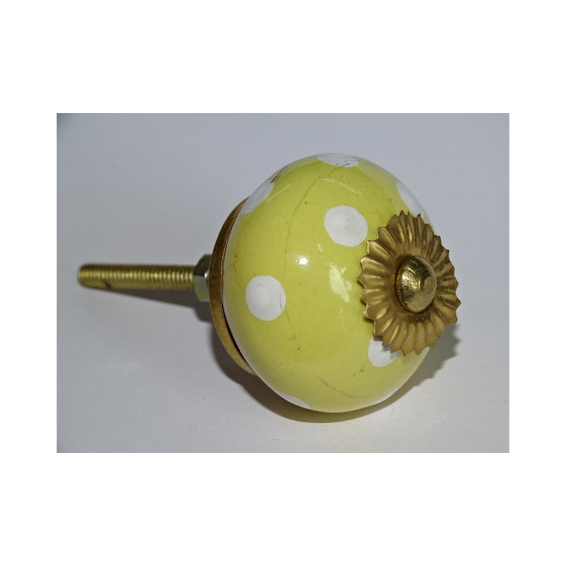Pomos de cajón amarillo con lunares blancos