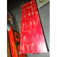 Long coffre à couverture en manguier avec patine rouge et laiton