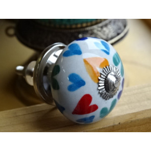 Manico in porcellana con cuori multicolore
