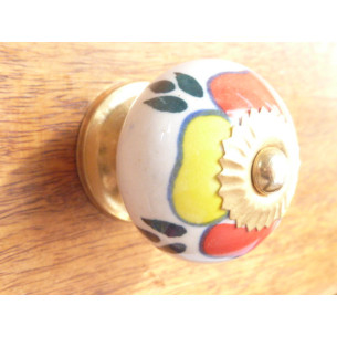 manejar amarillo y rojo de la porcelana de la amapola