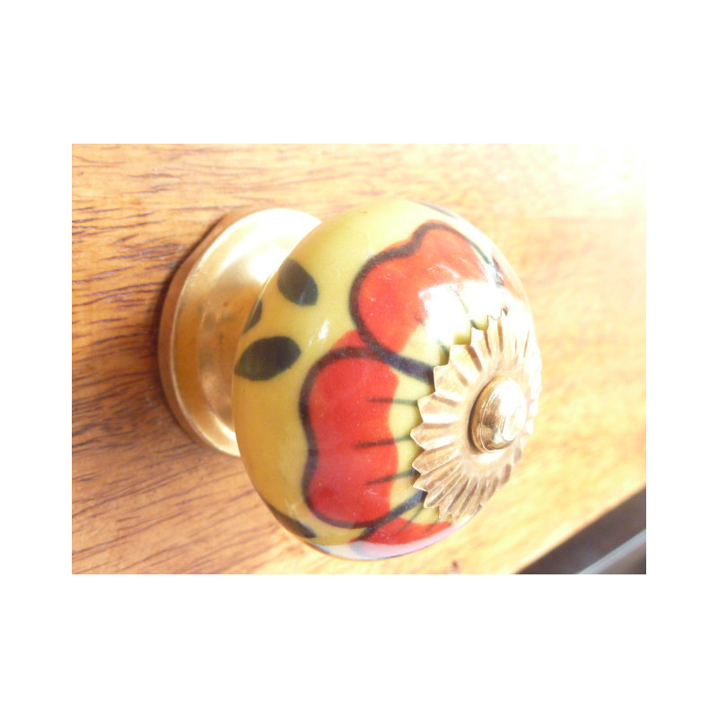 manejar la amapola amarilla porcelana roja
