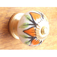 naranja y flores negras