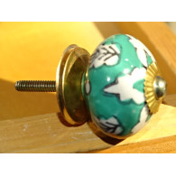 handles Spring green and white flowers